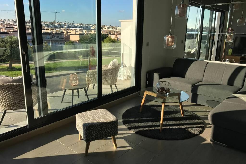 Sun Terrace Apartment Τορεβιέχα Εξωτερικό φωτογραφία