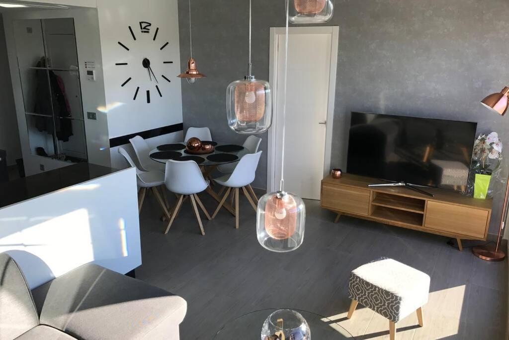Sun Terrace Apartment Τορεβιέχα Εξωτερικό φωτογραφία