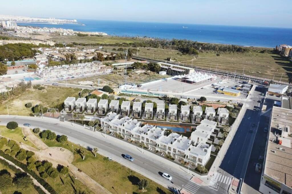 Sun Terrace Apartment Τορεβιέχα Εξωτερικό φωτογραφία