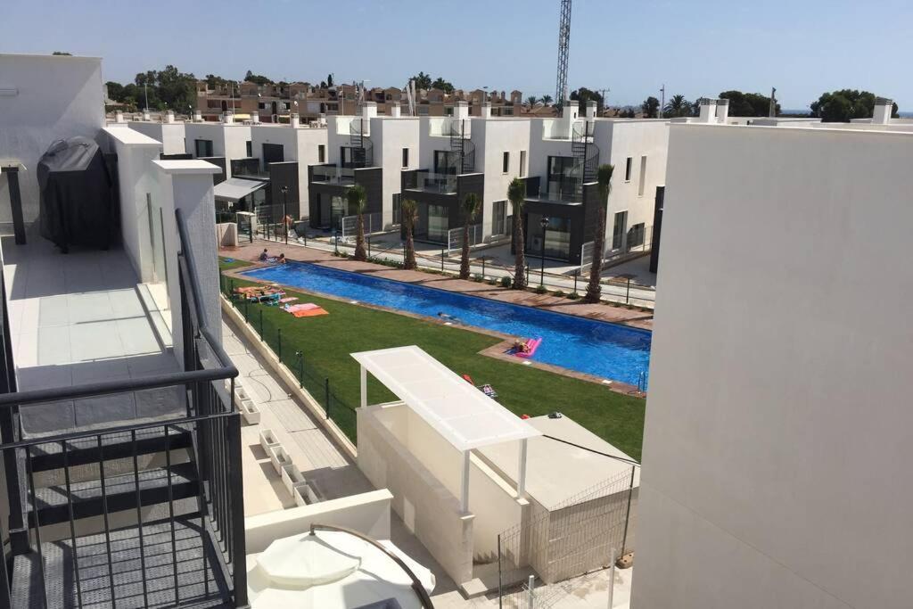 Sun Terrace Apartment Τορεβιέχα Εξωτερικό φωτογραφία