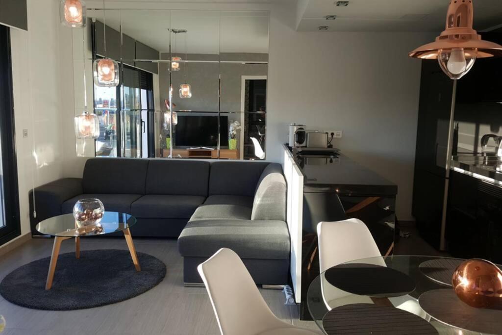 Sun Terrace Apartment Τορεβιέχα Εξωτερικό φωτογραφία